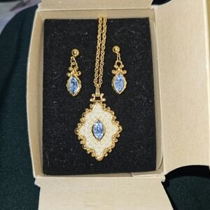 Elegant Gold and Blue Jewelry Set